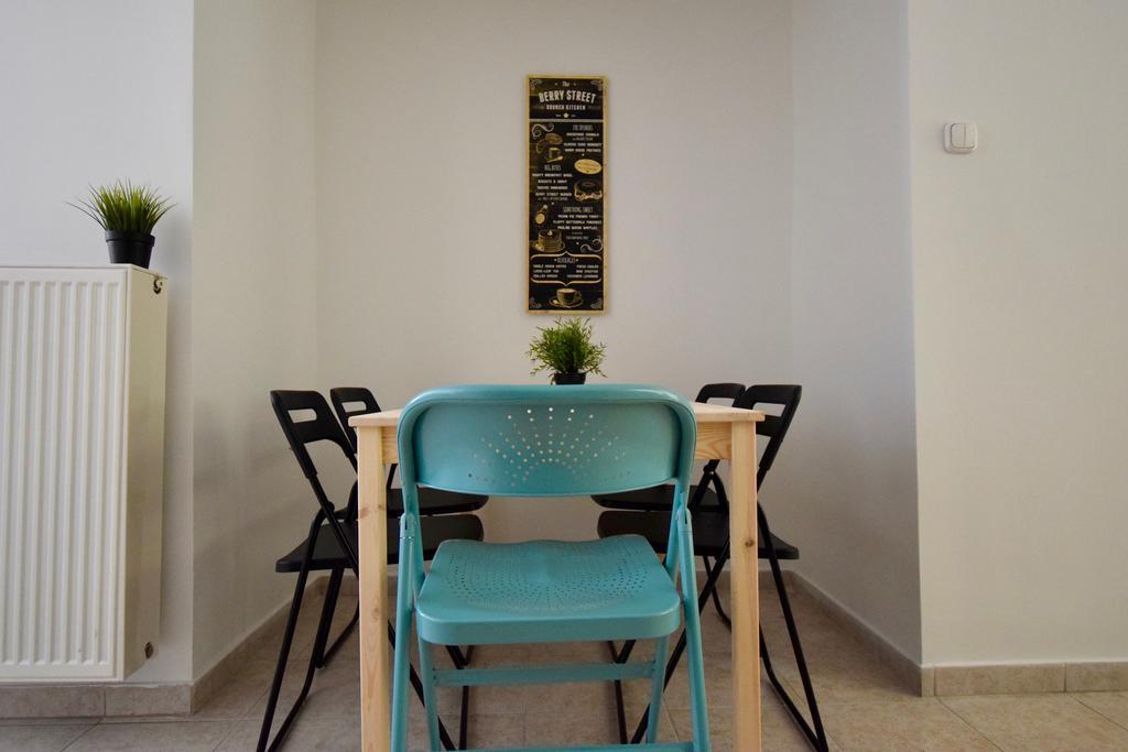 בודפשט Budget Apartment By Hi5 - Akacfa 4 מראה חיצוני תמונה